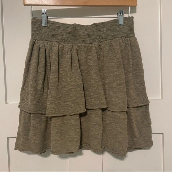 Zara size small knit tan olive tiered Y2K style mini skirt! - Picture 4 of 4